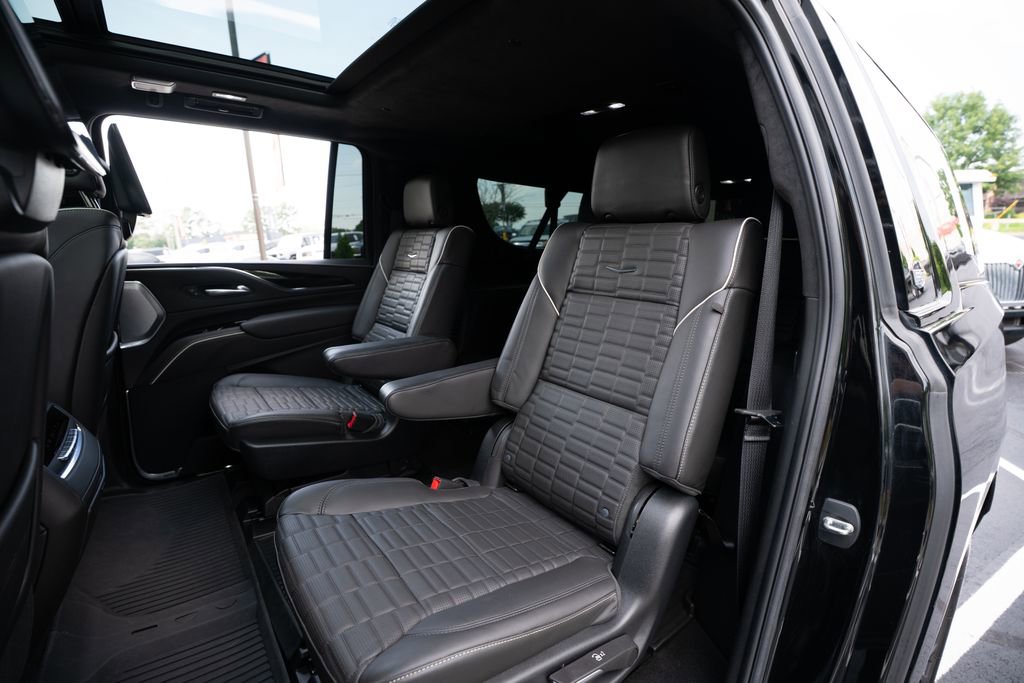 Used 2023 Cadillac Escalade ESV V w/ LPO, ONYX Package AWD/4WD image 46