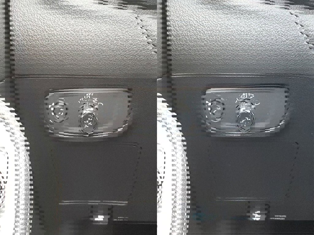 Certified 2024 Buick Encore GX Sport Touring image 17