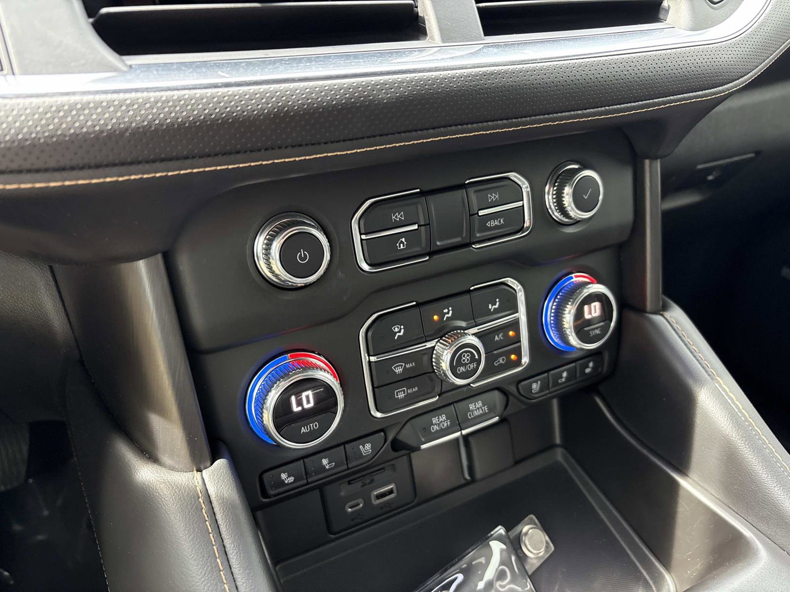 Certified 2021 GMC Yukon AT4 w/ Rear Media and Nav Package AWD/4WD image 24