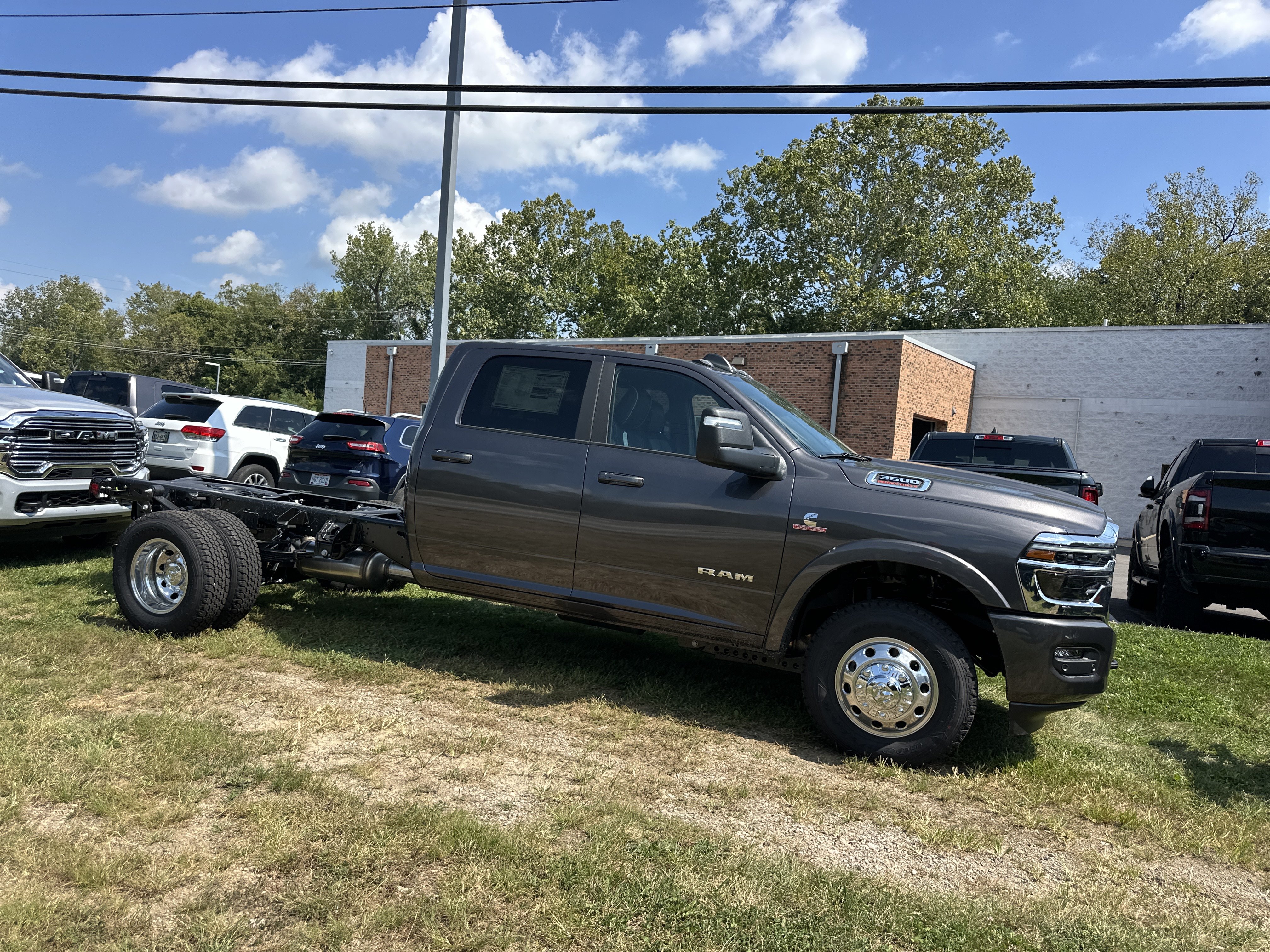 New 2027 RAM 3500 Big Horn w/ Laramie Trim Package AWD/4WD image 20