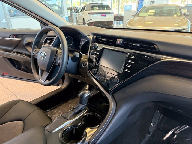 Used 2020 Toyota Camry LE w/ Convenience Package FWD image 27