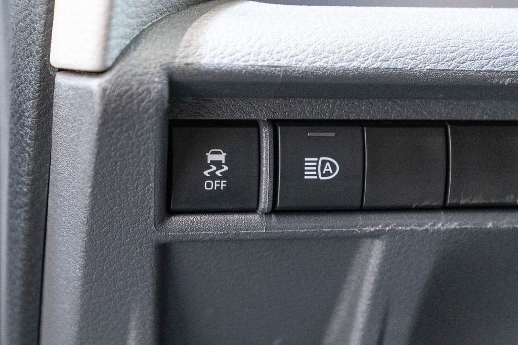 Certified 2024 Toyota Sienna XLE FWD image 23