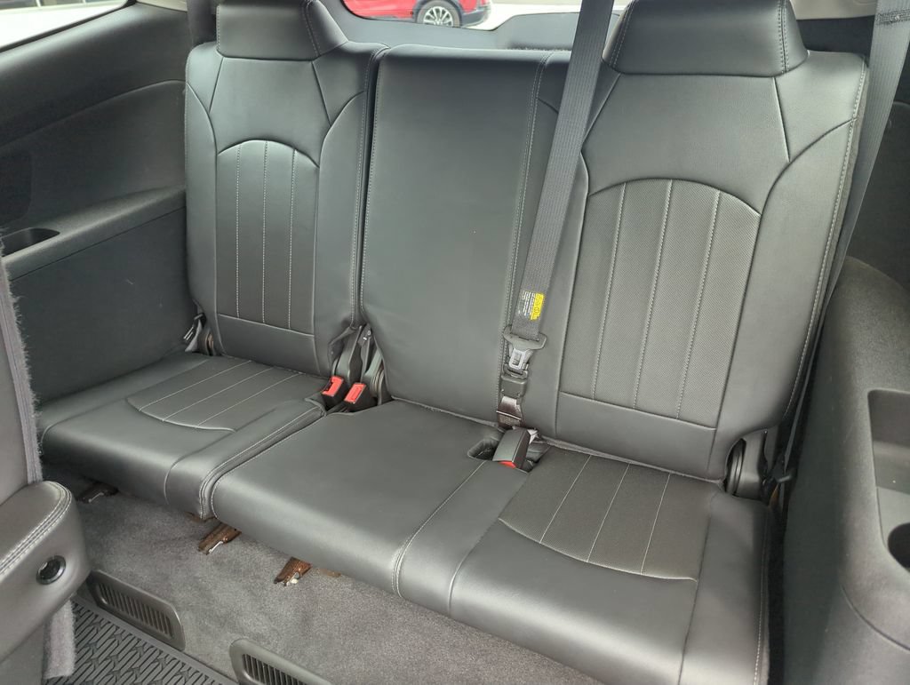 Used 2016 Chevrolet Traverse LTZ FWD image 30