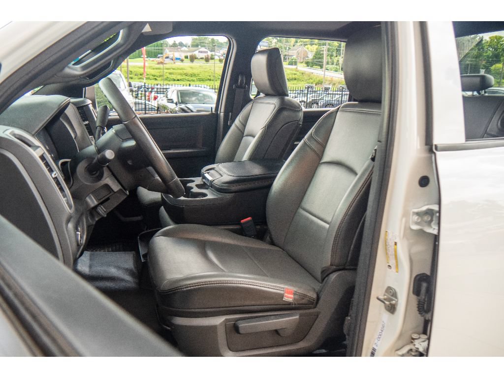 Used 2021 RAM 2500 Tradesman w/ Chrome Appearance Group AWD/4WD image 11