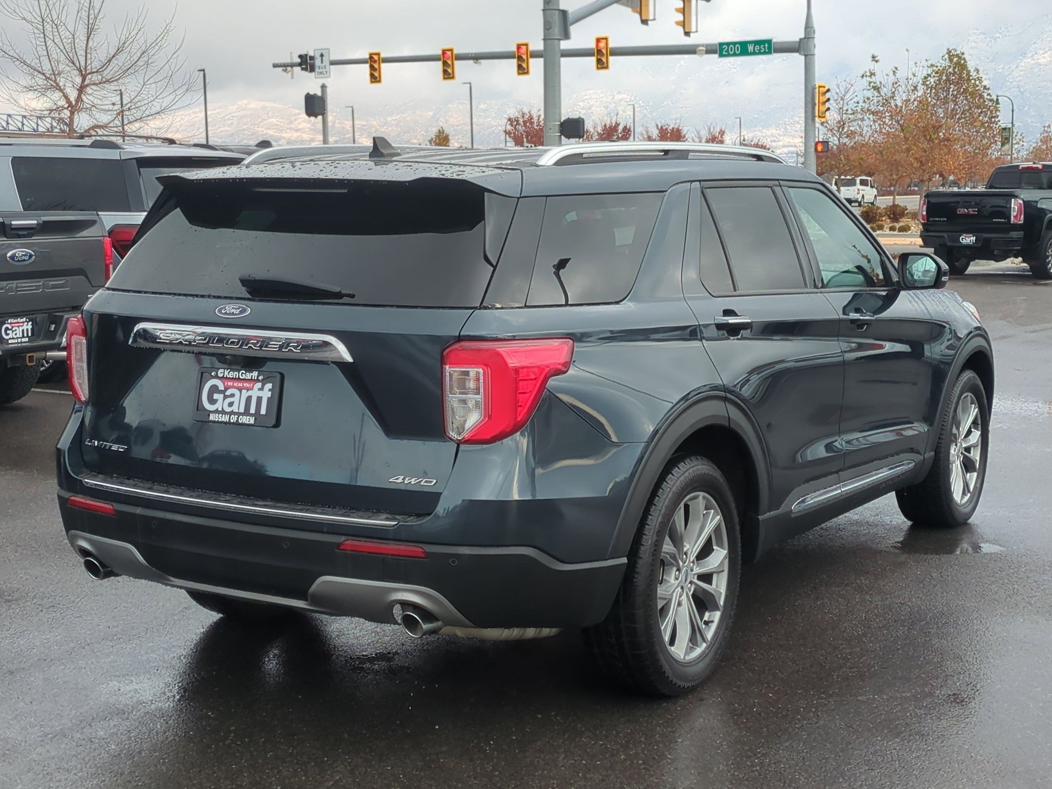 Used 2022 Ford Explorer Limited w/ Equipment Group 301A image 3