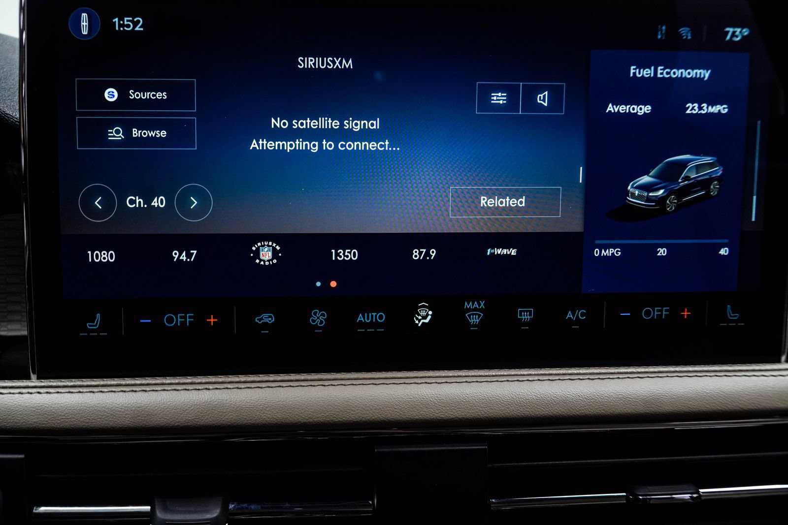 Used 2025 Lincoln Corsair AWD image 29