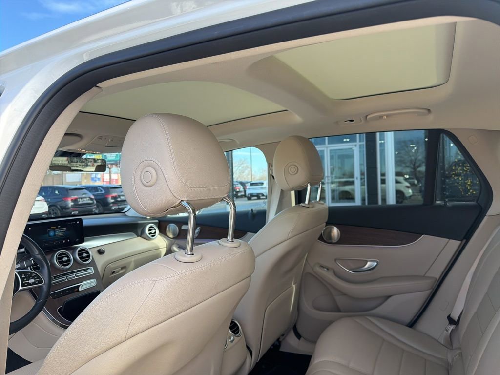 Used 2021 Mercedes-Benz GLC 300 4MATIC image 12