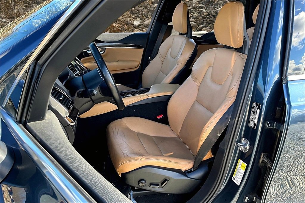 Used 2018 Volvo XC90 T6 Momentum w/ Convenience Package image 20