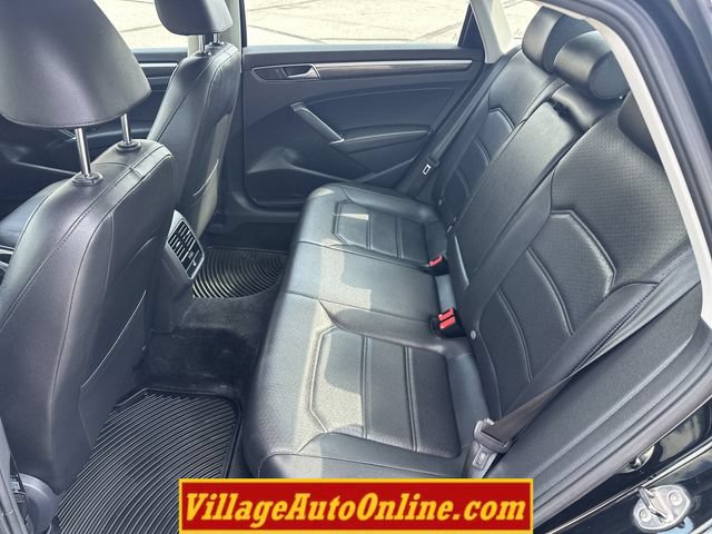 Used 2016 Volkswagen Passat 1.8T SE w/ Lighting Package (P06) FWD image 31