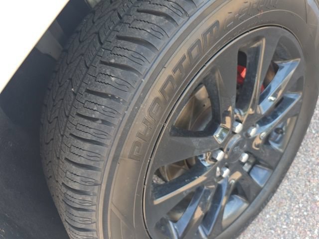 Used 2018 Jeep Grand Cherokee Altitude AWD/4WD image 4