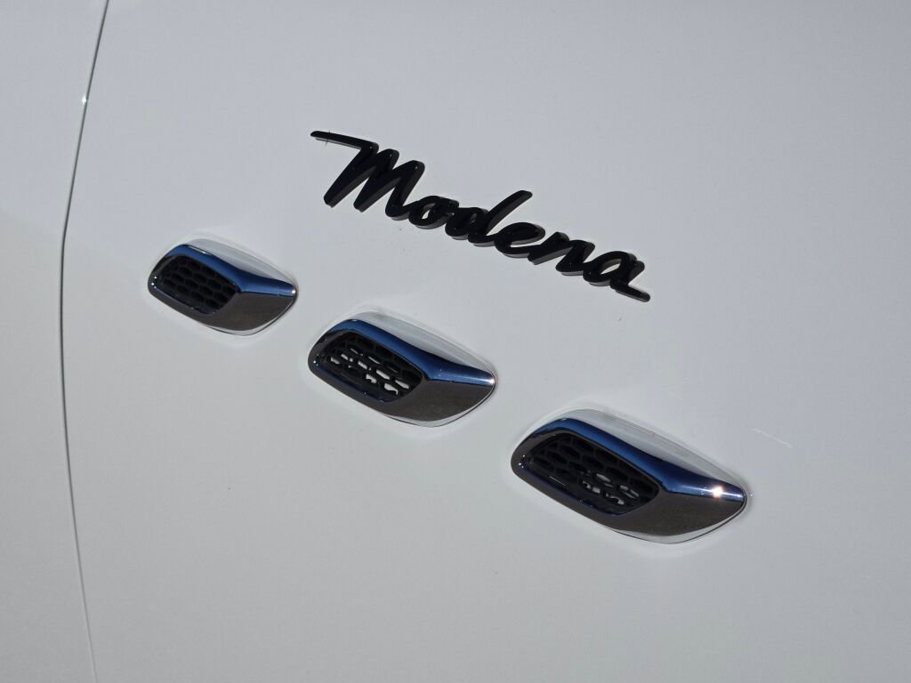 Used 2023 Maserati Levante Modena AWD/4WD image 6