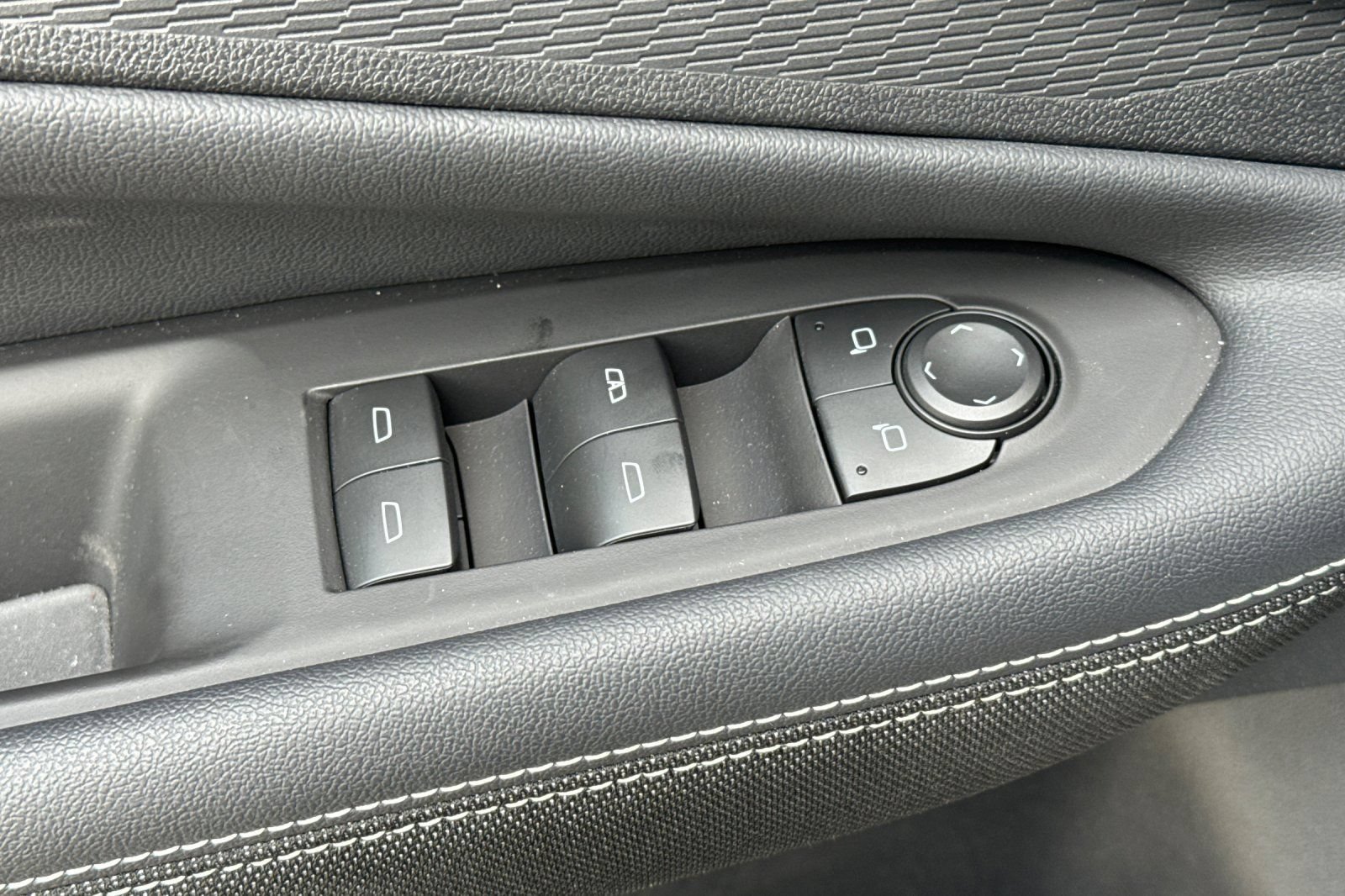 Used 2026 Chevrolet Blazer EV LT FWD image 13