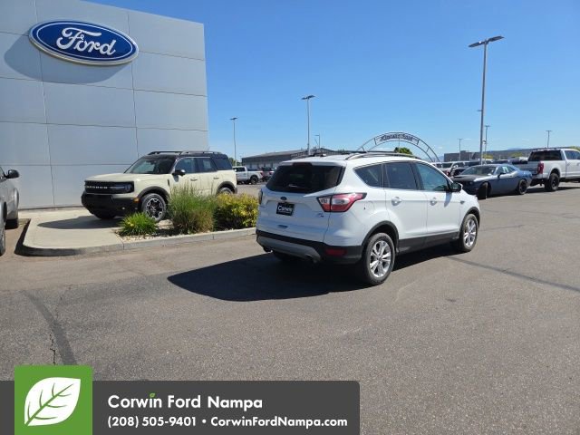 Used 2018 Ford Escape SE w/ Ford Safe & Smart Package AWD/4WD image 7