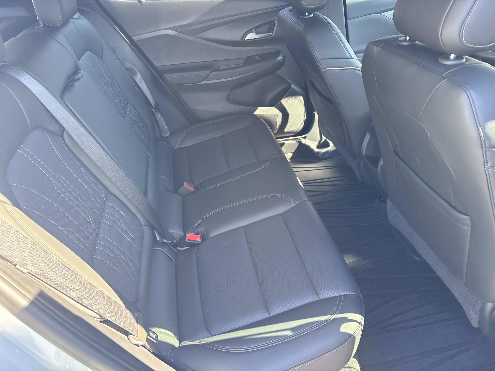 Used 2025 Buick Envista Avenir FWD image 33
