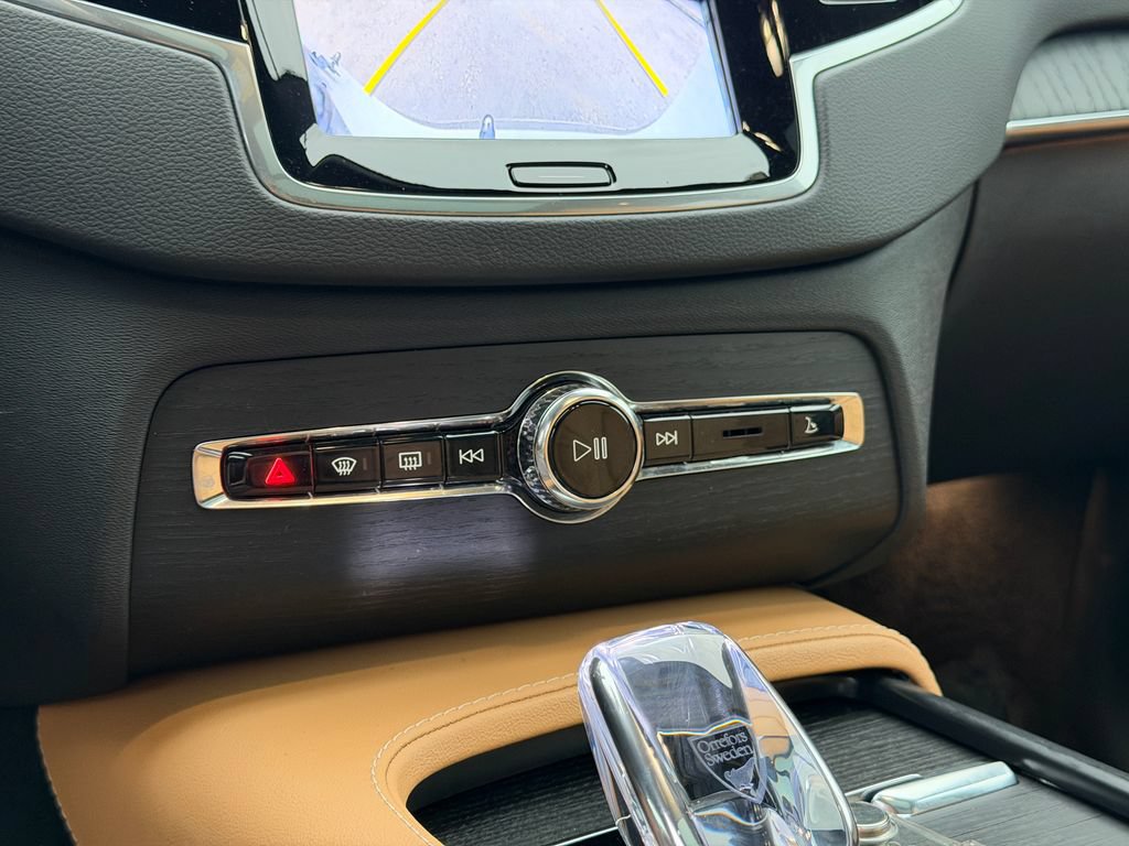 Certified 2025 Volvo XC90 T8 Ultra w/ Protection Package Premier AWD/4WD image 18