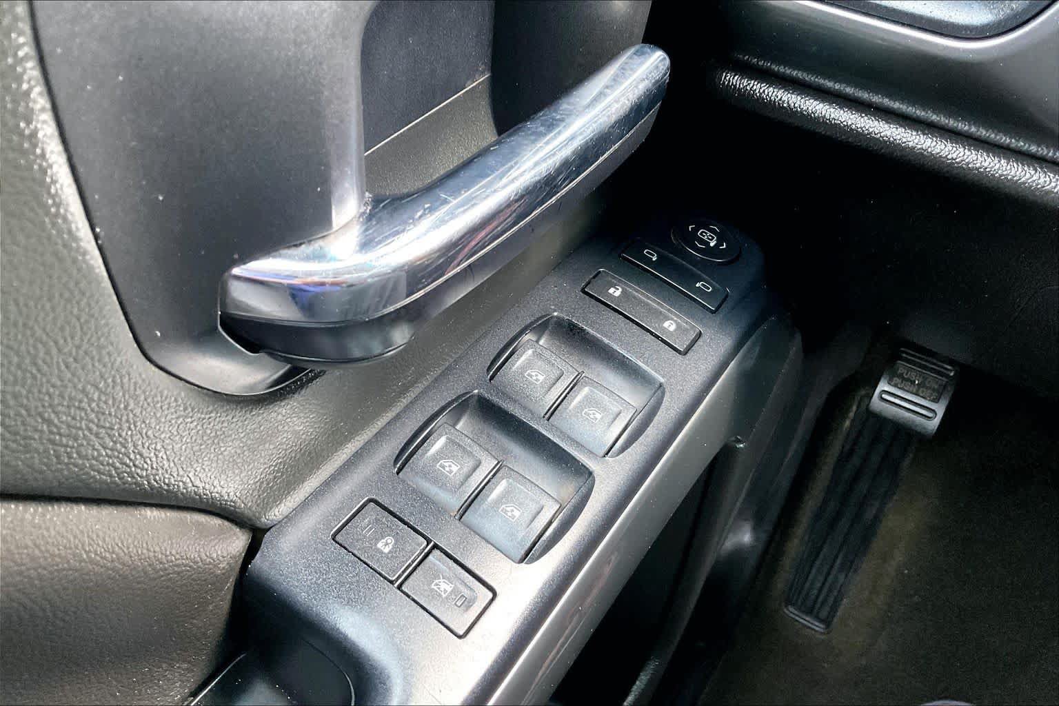 Used 2018 Chevrolet Silverado 1500 LT w/ Texas Edition RWD image 32