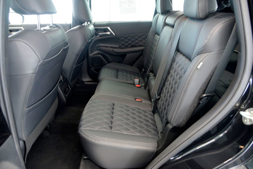 Used 2022 Mitsubishi Outlander SEL image 28