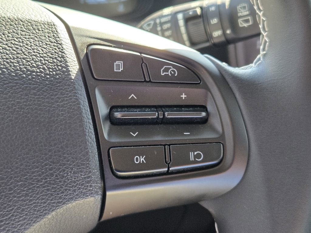 Certified 2025 Hyundai Venue Limited image 23