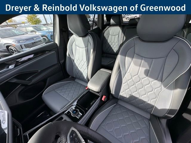 New 2026 Volkswagen Tiguan SEL R-Line image 29