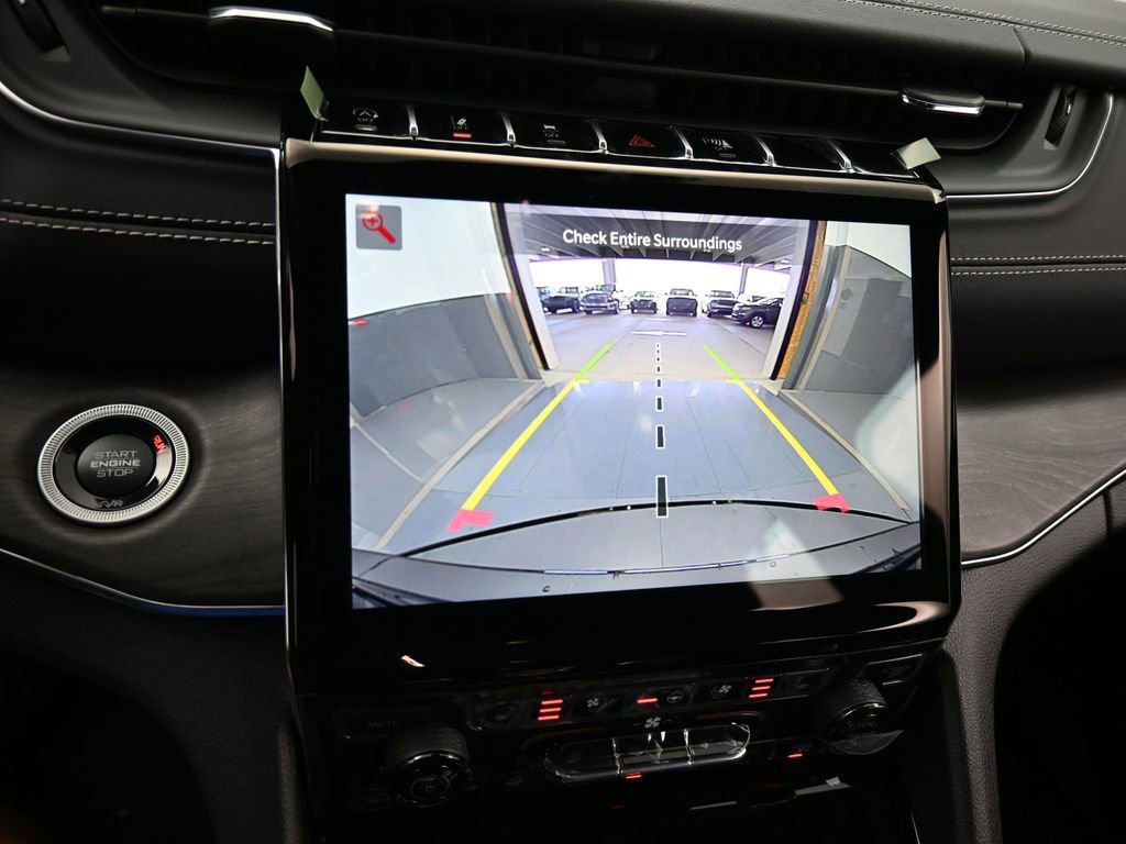 Used 2024 Jeep Grand Cherokee Overland w/ Luxury Tech Group IV image 20