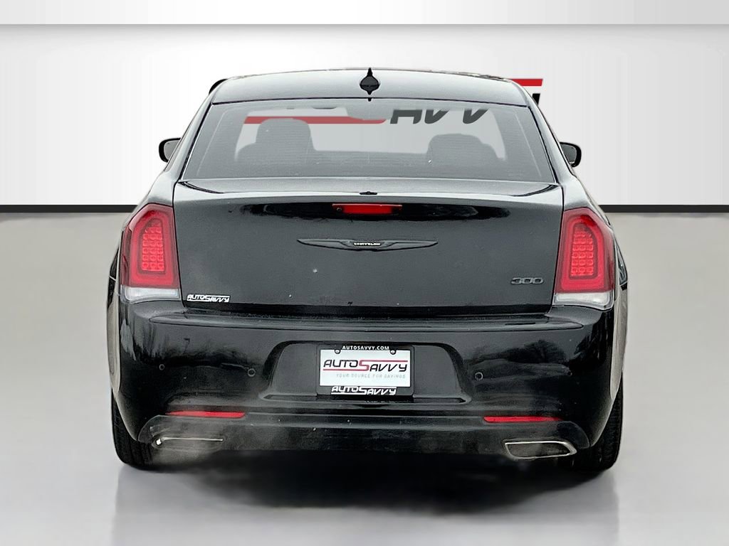 Used 2023 Chrysler 300 Touring w/ Safetytec Plus Group image 6