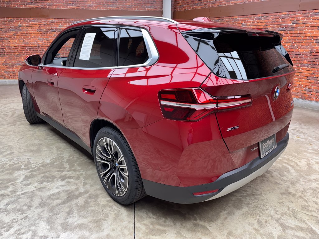 Certified 2025 BMW X3 xDrive30i AWD/4WD image 2