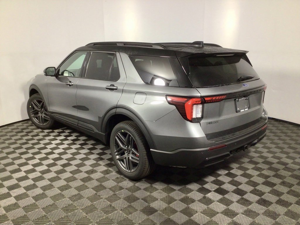 New 2025 Ford Explorer ST-Line image 11