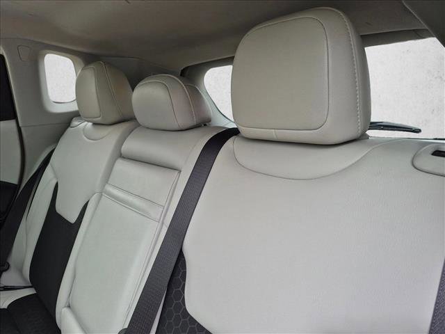 Used 2018 Jeep Compass Latitude FWD image 7