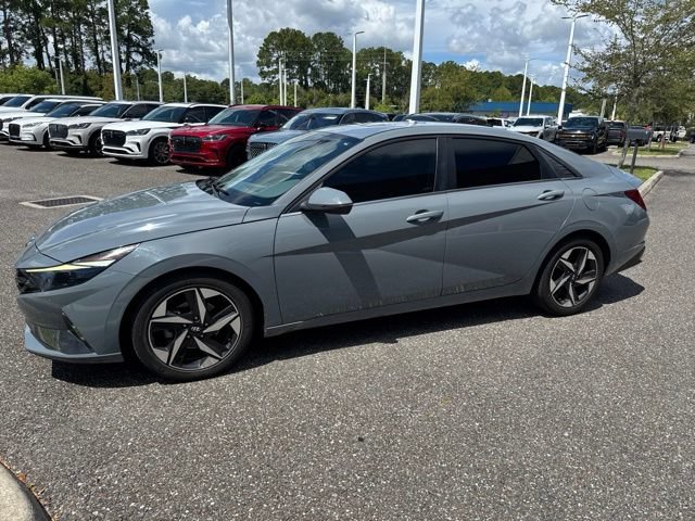 Used 2021 Hyundai Elantra SEL w/ Convenience + Premium Package FWD image 13