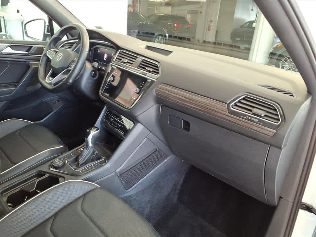 Used 2022 Volkswagen Tiguan SEL R-Line AWD/4WD image 21