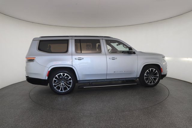 Used 2023 Jeep Grand Wagoneer Series III AWD/4WD image 21