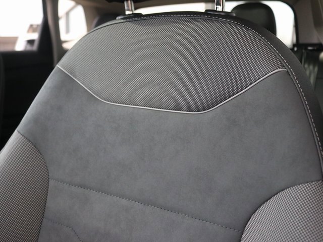 New 2025 Volkswagen Taos SE image 8