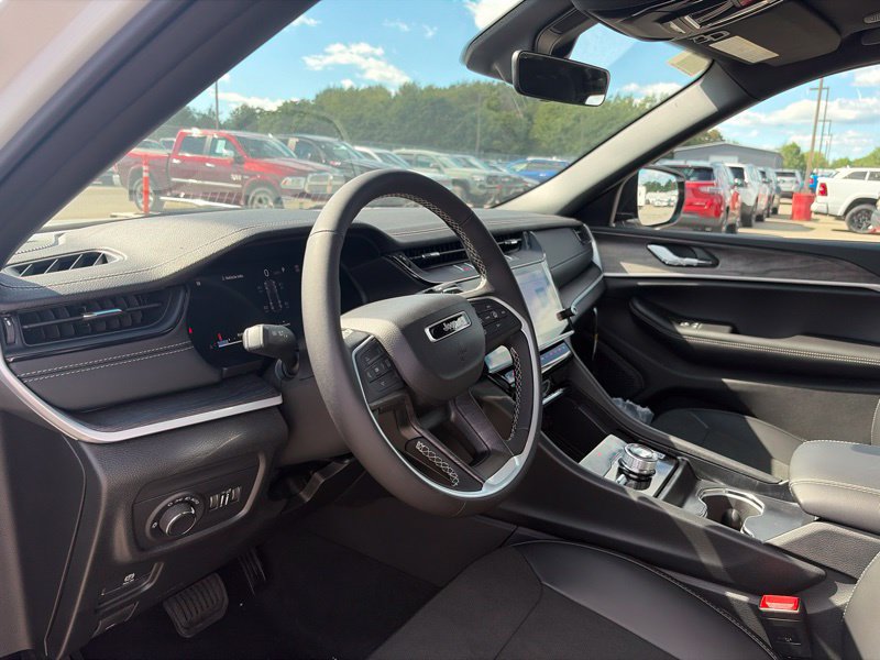 New 2026 Jeep Grand Cherokee Altitude AWD/4WD image 16