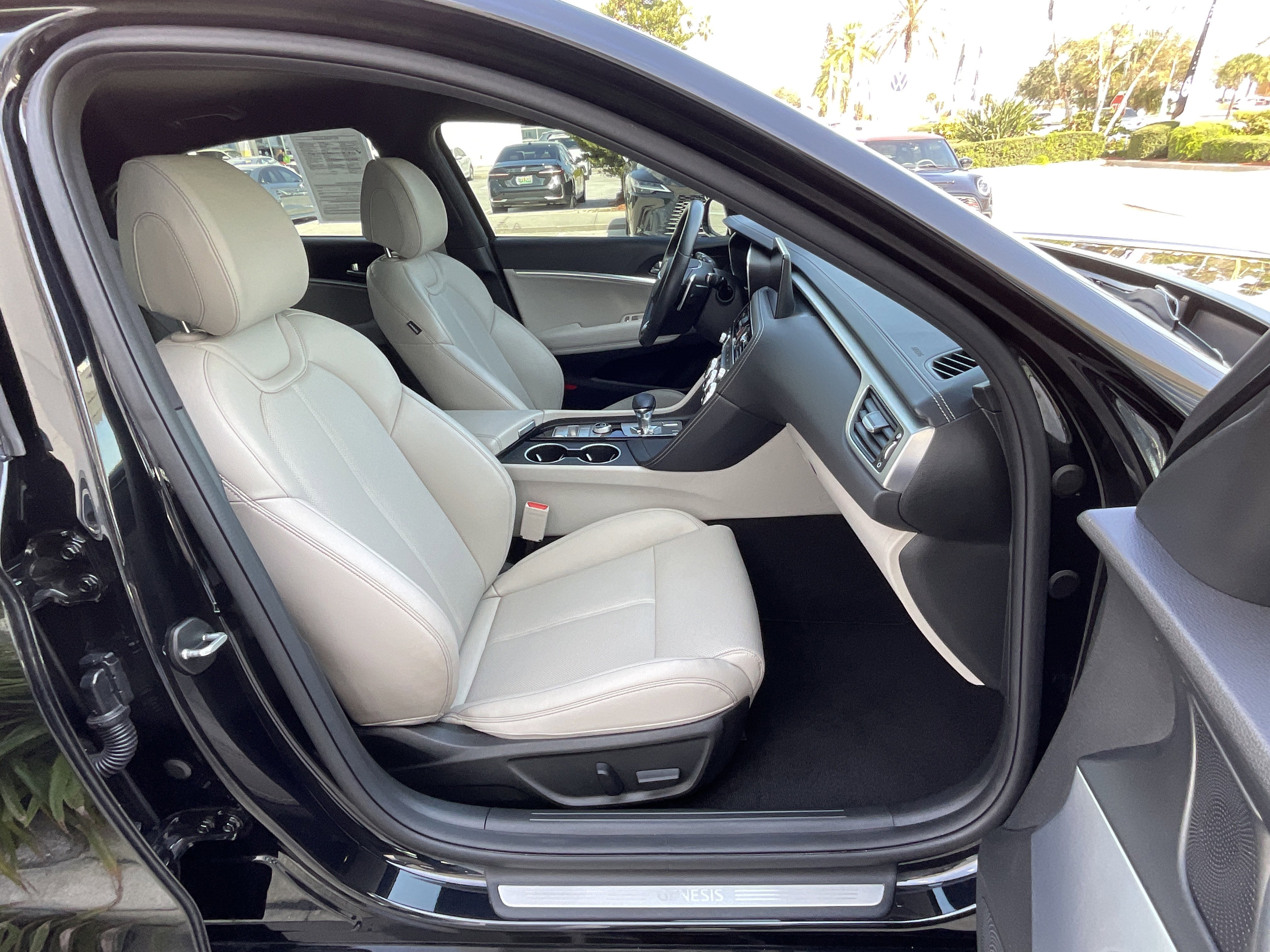 Used 2023 Genesis G70 2.0T image 21