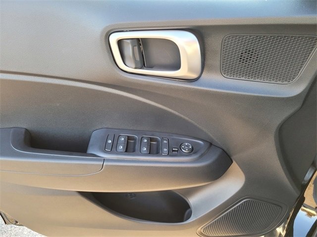 New 2025 Hyundai Venue SEL image 19