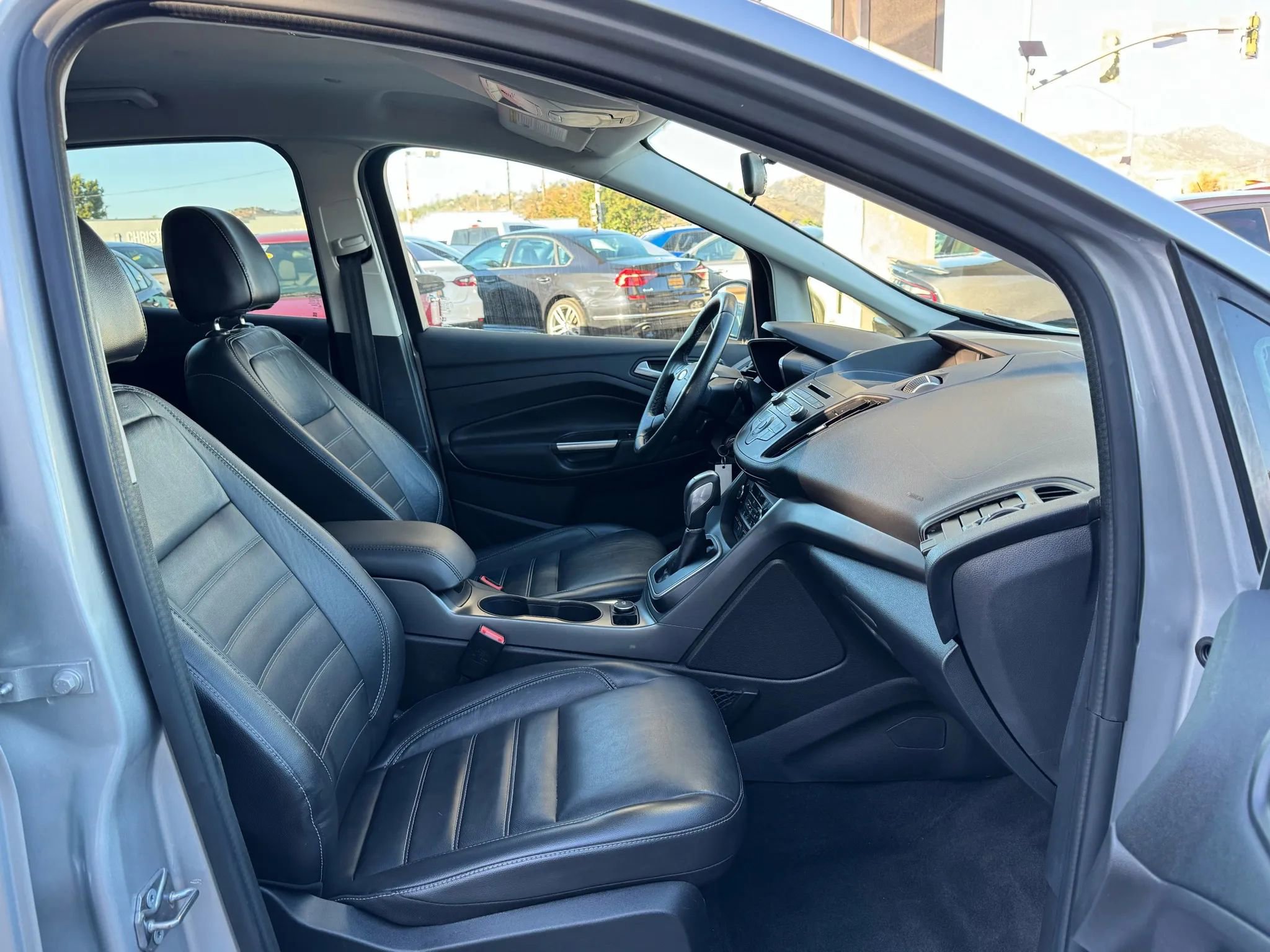 Used 2017 Ford C-MAX Energi SE w/ Equipment Group 402A image 34