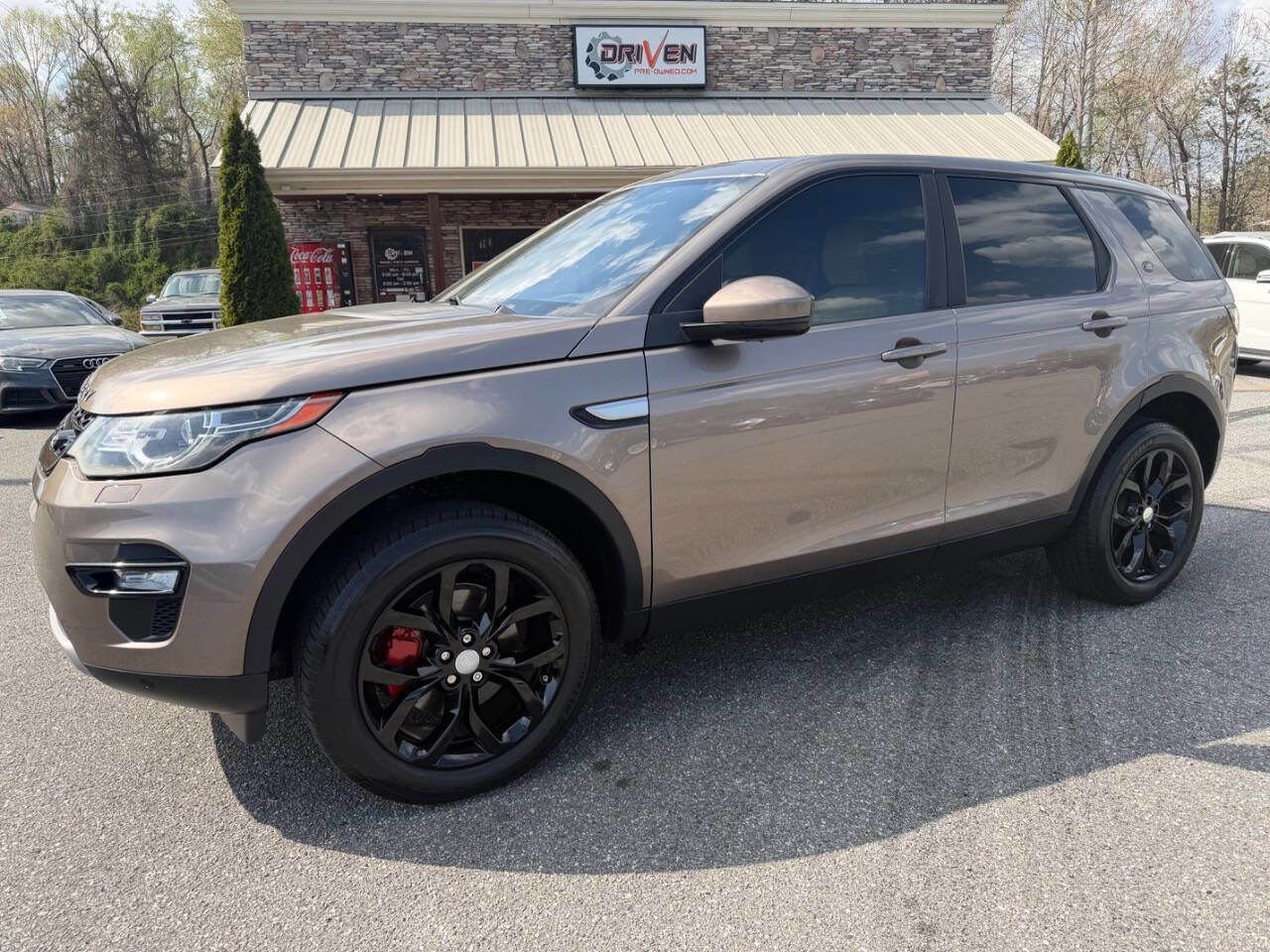 Used 2016 Land Rover Discovery Sport HSE image 1