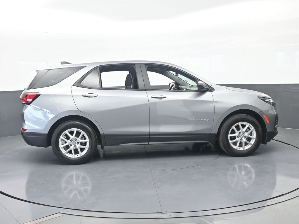 Used 2023 Chevrolet Equinox LS FWD image 7