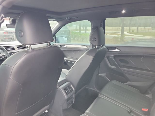 Used 2023 Volkswagen Tiguan SE R-Line image 27