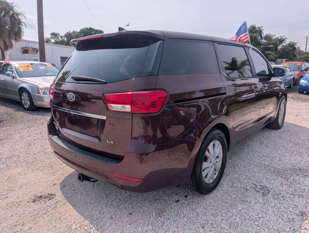 Used 2017 Kia Sedona LX FWD image 5