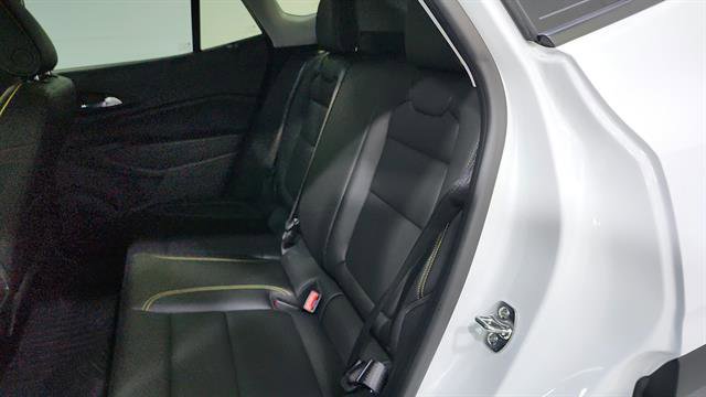 Used 2025 Chevrolet Trax ACTIV w/ Sunroof Package FWD image 23