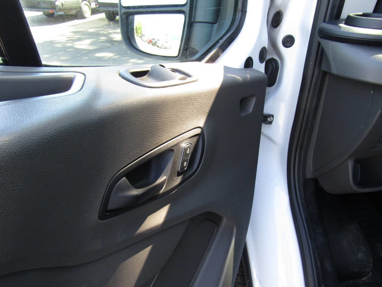 Used 2022 Ford Transit 250 Medium Roof AWD image 19