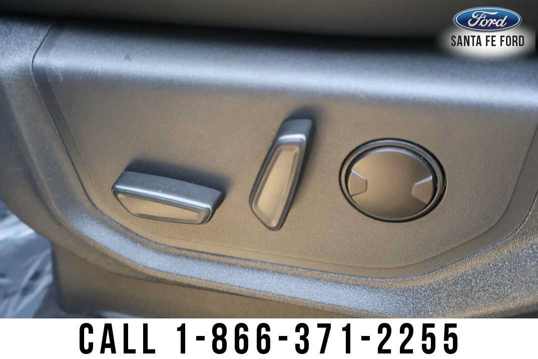 Used 2024 Ford Expedition XLT RWD image 15