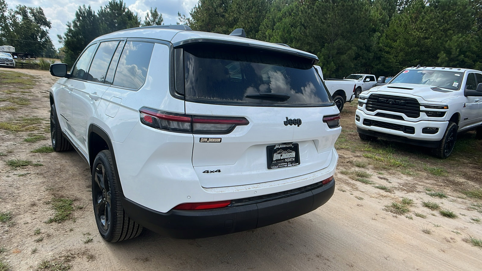 New 2025 Jeep Grand Cherokee L Altitude image 10