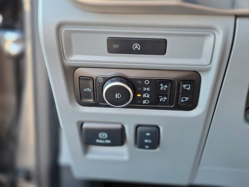 Used 2025 Ford F150 Lariat w/ Equipment Group 501A Mid image 35
