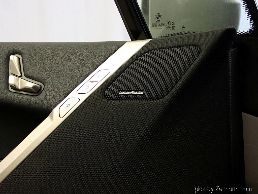 Used 2026 BMW iX xDrive45 w/ Premium Package image 27