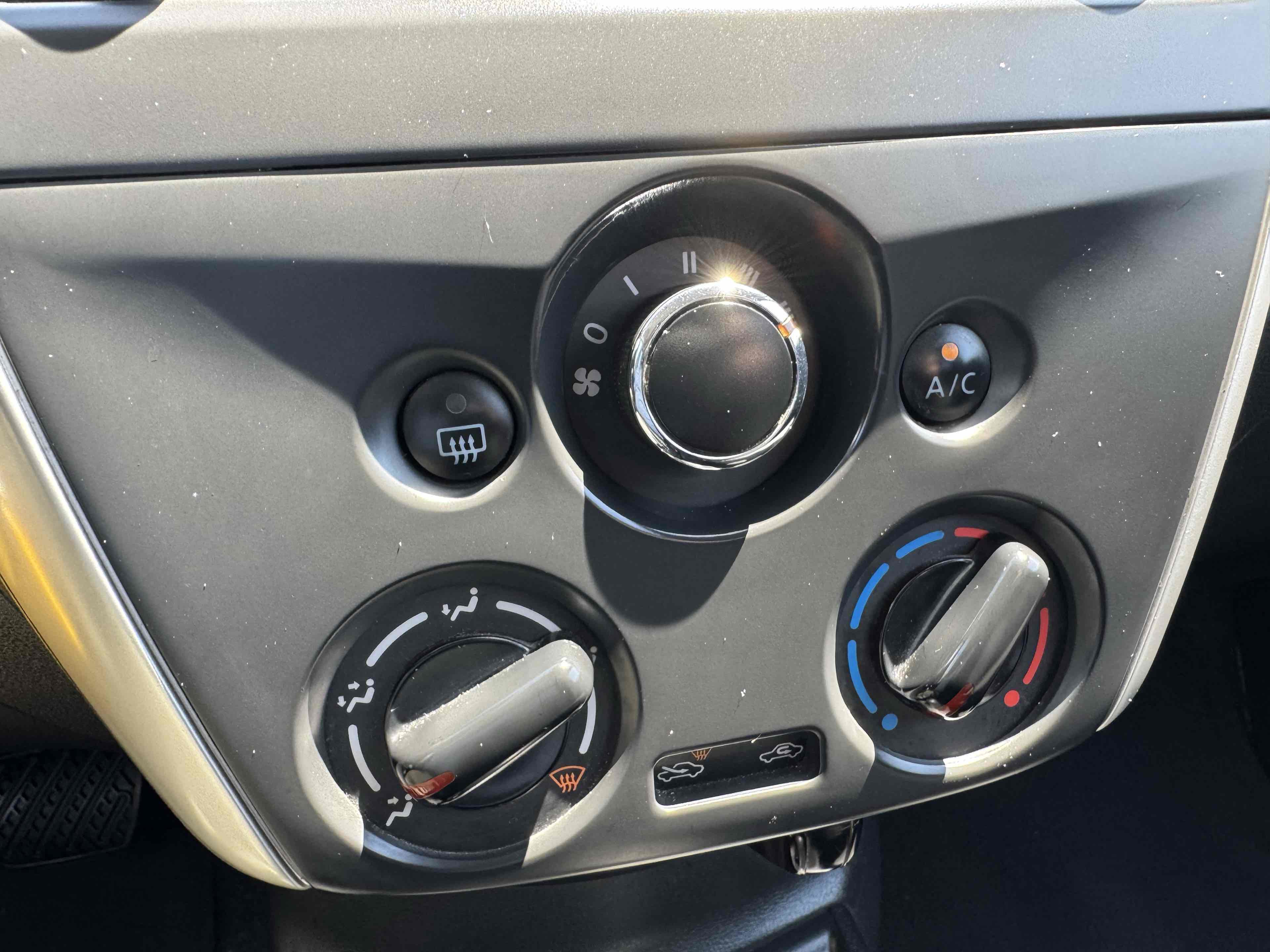 Used 2015 Nissan Versa Note S Plus image 24