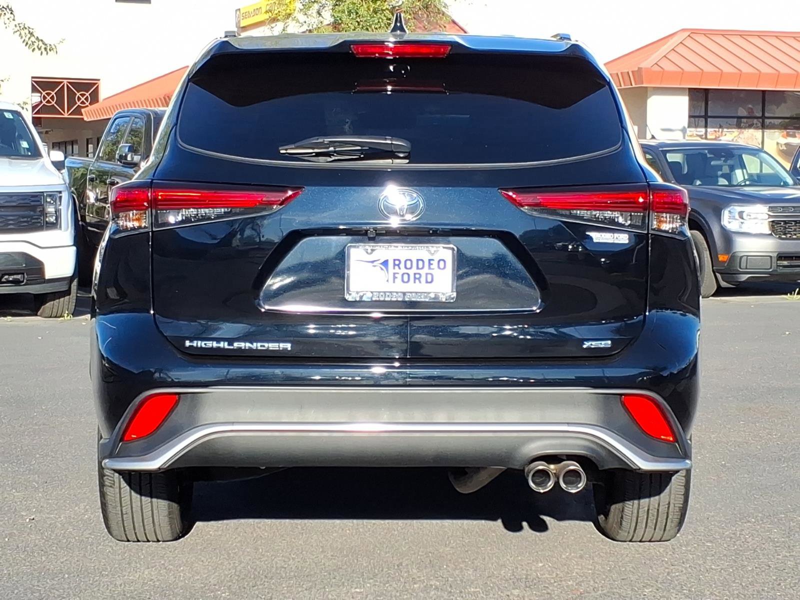 Used 2023 Toyota Highlander XSE image 4