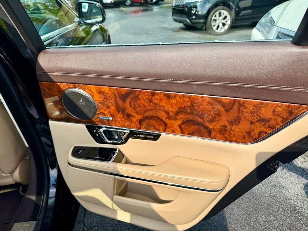 Used 2015 Jaguar XJ AWD image 30