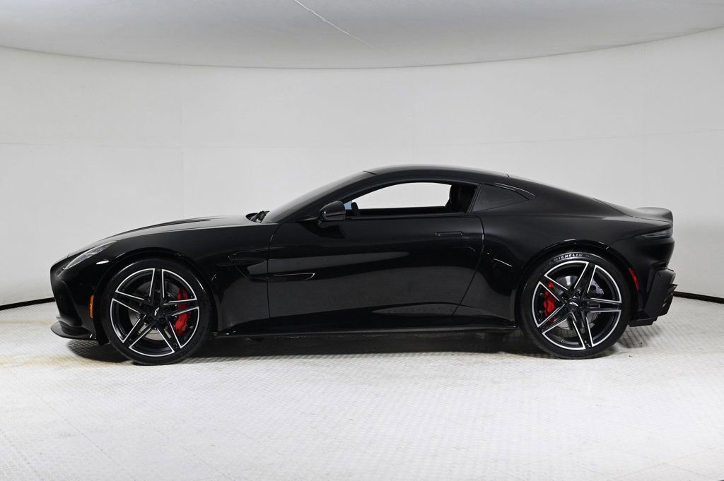 Used 2025 Aston Martin V8 Vantage Coupe image 15
